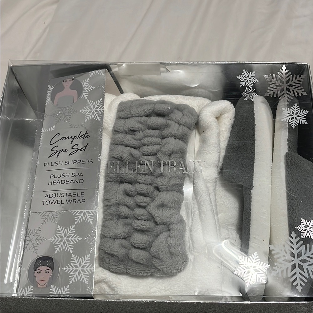 Ellen Tracy Complete Spa Set - Picture 4 of 9
